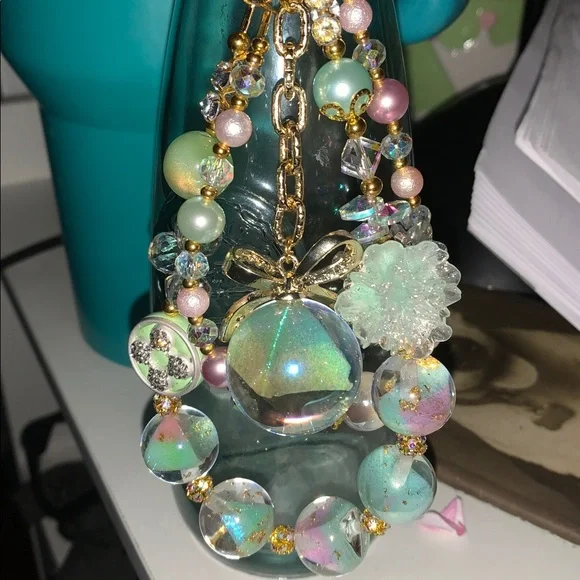 Crystal mesmerizing purse/bag charm keychain - Picture 4 of 4